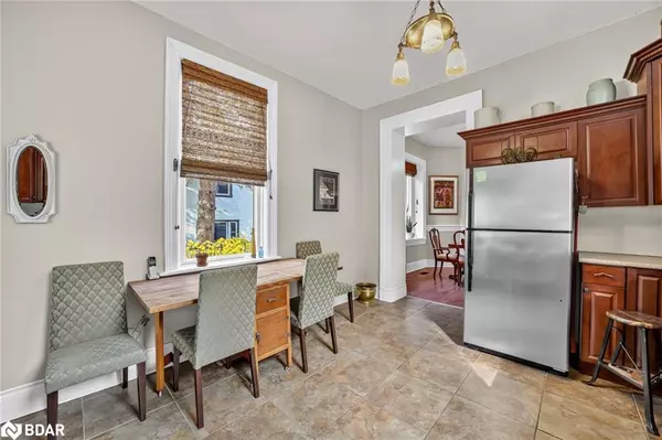 Paris, ON N3L 2Z1,72 Banfield Street