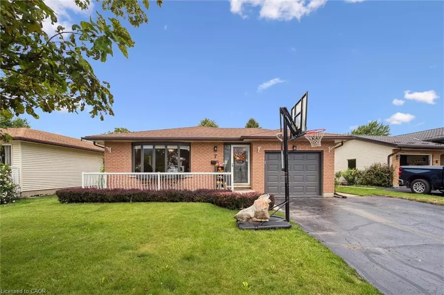 7 Eastview Drive, Arthur, ON N0G 1A0