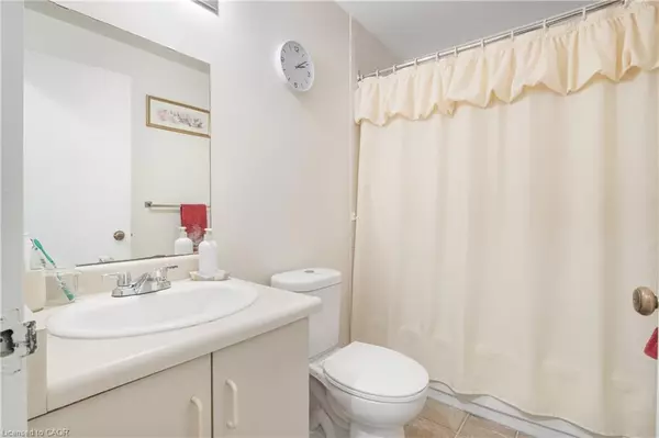 Chatham, ON N7M 3V6,150 Park Avenue E #104