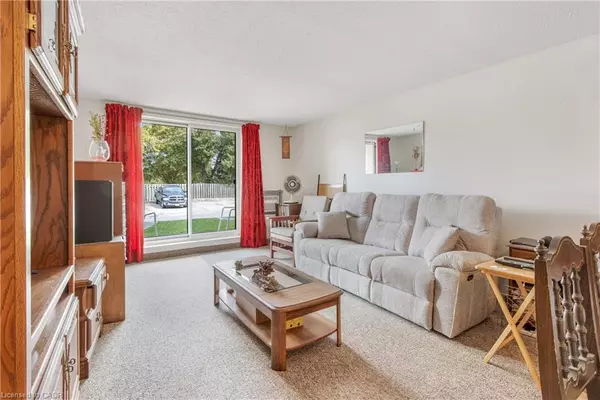 Chatham, ON N7M 3V6,150 Park Avenue E #104