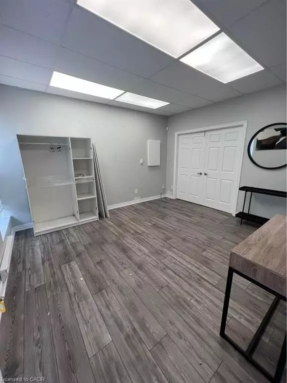 Burlington, ON L7M 1A6,3325 Mainway Drive #C