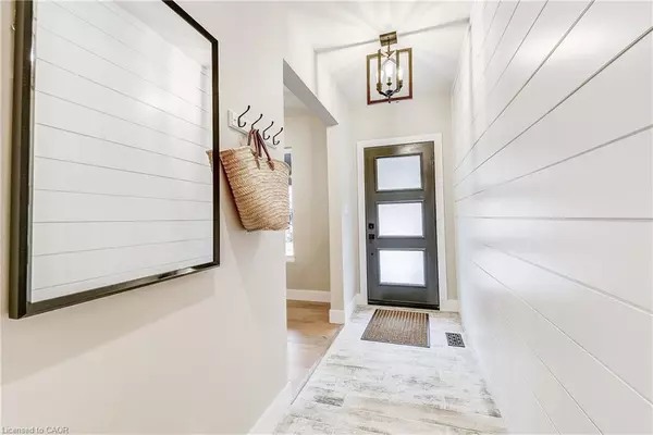 Hamilton, ON L8M 1Y7,32 Cumberland Avenue