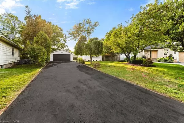 Oakville, ON L6K 1W8,133 Inglewood Drive