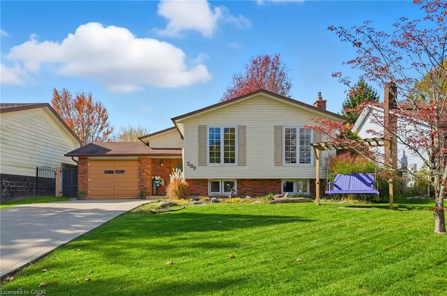 209 Richardson Drive, Port Dover, ON N0A 1N4