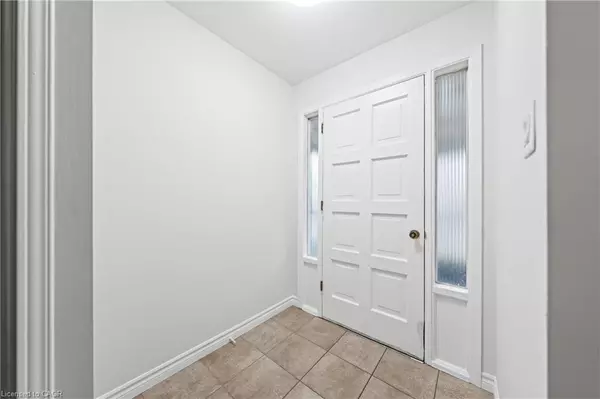 Cambridge, ON N3H 2N8,1206 Valentine Drive