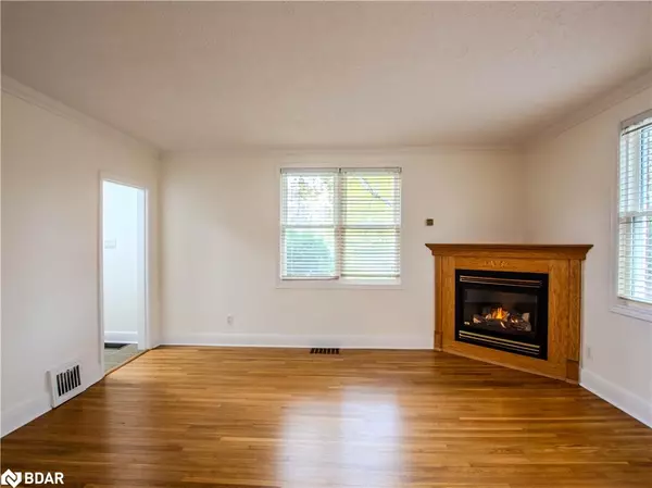 Barrie, ON L4N 2T6,25 Holgate Street