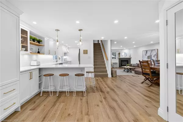 Cambridge, ON N3C 4C4,28 Endeavour Drive