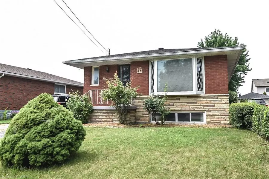 79 Nash Road N, Hamilton, ON L8H 2P5