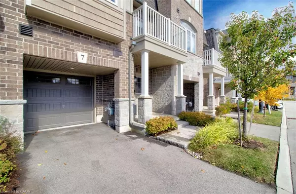 Ancaster, ON L9K 0K1,7 Pim Lane