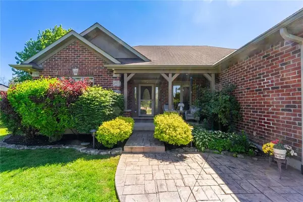 Port Dover, ON N0A 1N7,46 Sea Breeze Drive