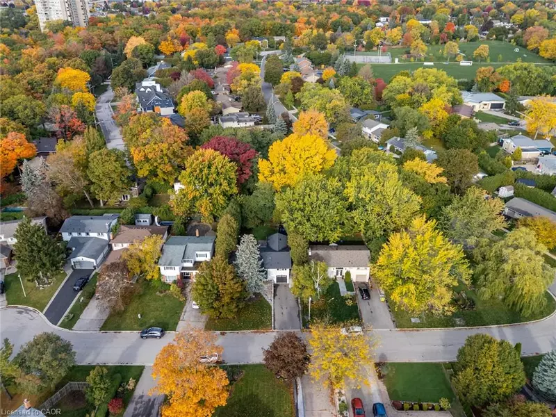 1220 Lambeth Road, Oakville, ON L6H 2C8