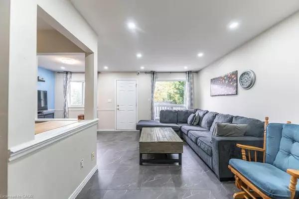 Hamilton, ON L8W 1B2,899 Stone Church Road E #4