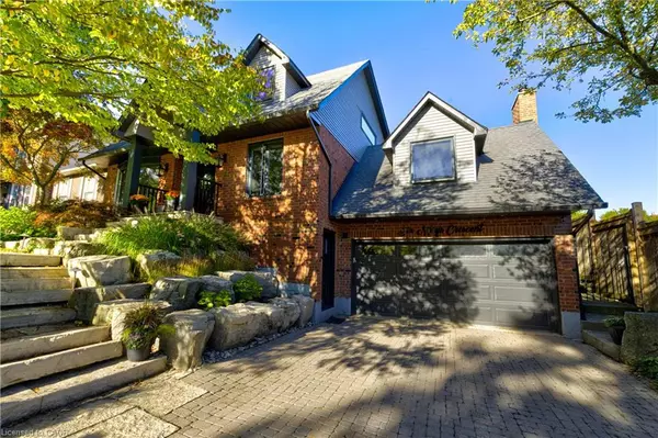 6 Mays Crescent, Waterdown, ON L8B 0G4