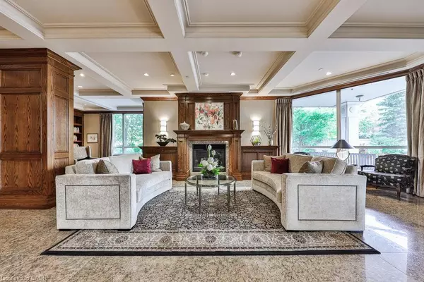 Mississauga, ON L5L 5Y8,1900 The Collegeway #807