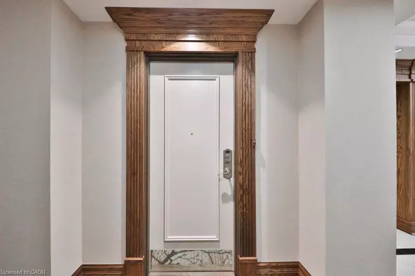 Mississauga, ON L5L 5Y8,1900 The Collegeway #807