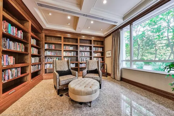 Mississauga, ON L5L 5Y8,1900 The Collegeway #807