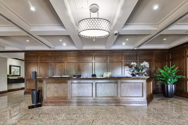 Mississauga, ON L5L 5Y8,1900 The Collegeway #807