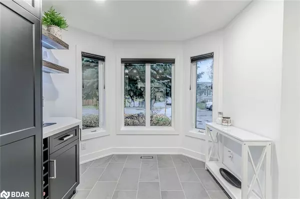 Barrie, ON L4N 8V6,50 Downing Crescent