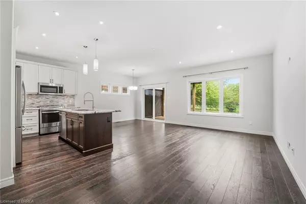 Waterford, ON N0E 1Y0,11 Cottonwood Street