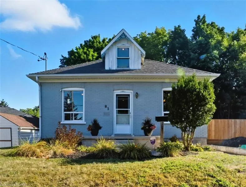 81 Beech Avenue, Cambridge, ON N3C 1X6