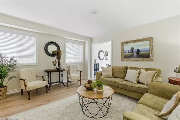 Waterdown, ON L8B 0K8,9 Slater Court