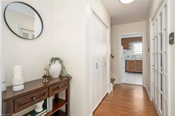 Burlington, ON L7L 4K8,652 Ardleigh Crescent