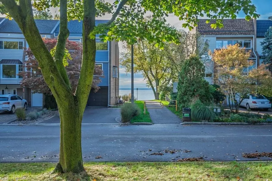 2063 Waters Edge Drive, Oakville, ON L6L 1A3