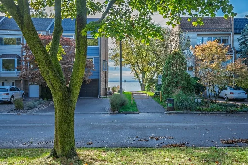 Oakville, ON L6L 1A3,2063 Waters Edge Drive