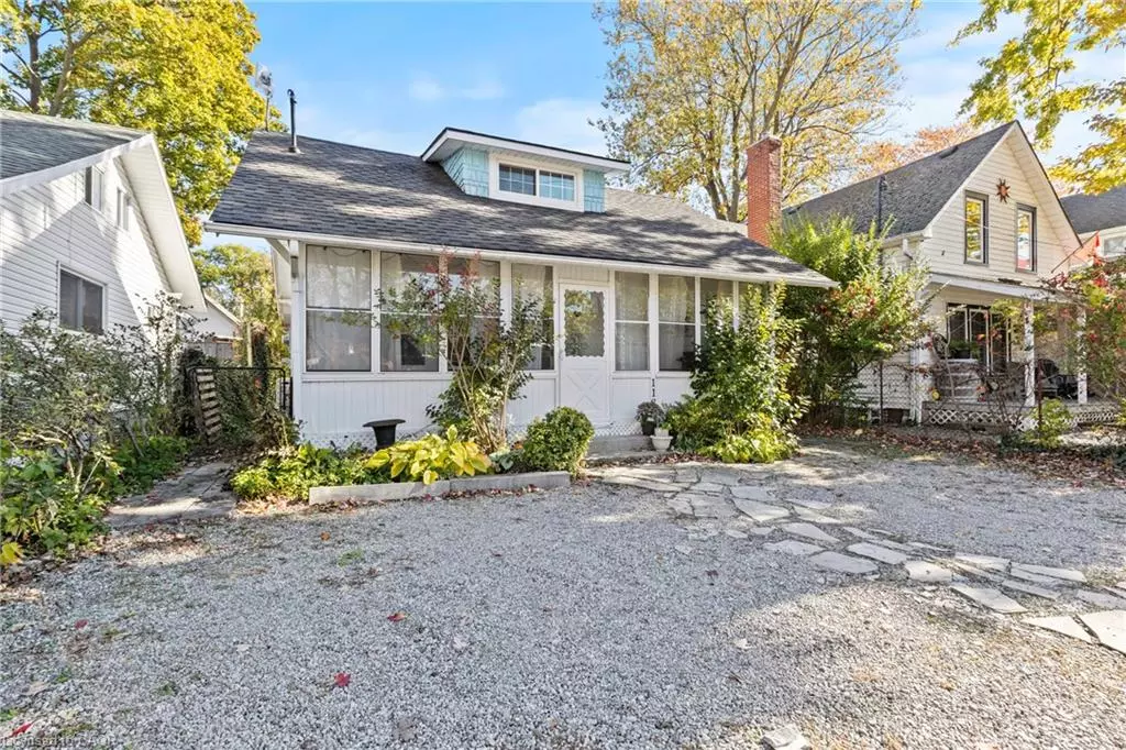 Crystal Beach, ON L0S 1B0,118 Lincoln Road E