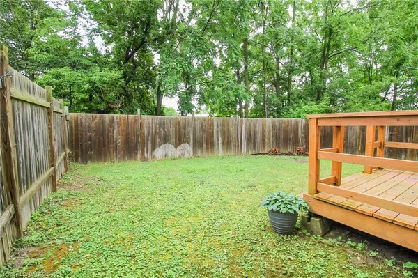 St. Catharines, ON L2T 1H6,27B Walnut Street