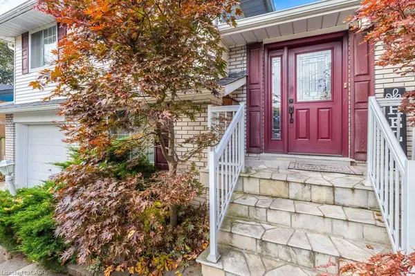 Burlington, ON L7L 4B8,5119 Cherryhill Crescent