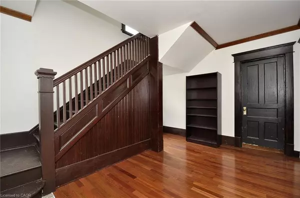 Burford, ON N0E 1A0,141 King Street