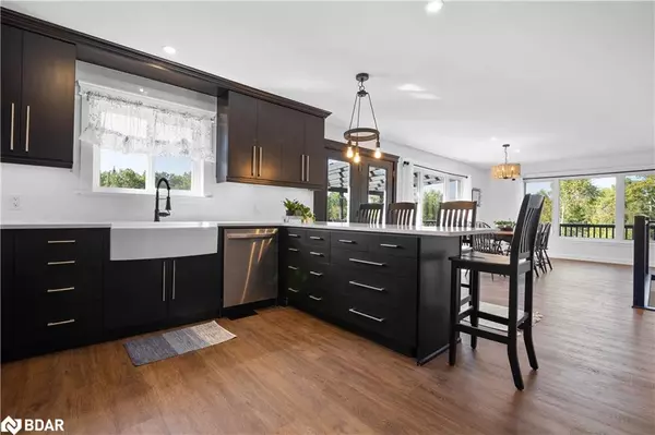 Papineau-cameron Twp, ON P0H 1V0,4205 Hwy 17