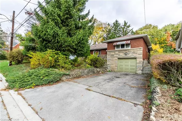 Dundas, ON L9H 2P2,14 Cloverhill Avenue