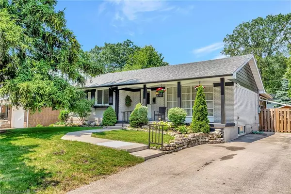 5227 Mulberry Drive, Burlington, ON L7L 3P6