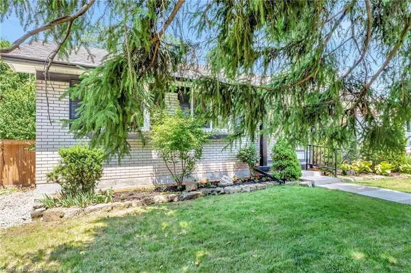 Burlington, ON L7L 3P6,5227 Mulberry Drive