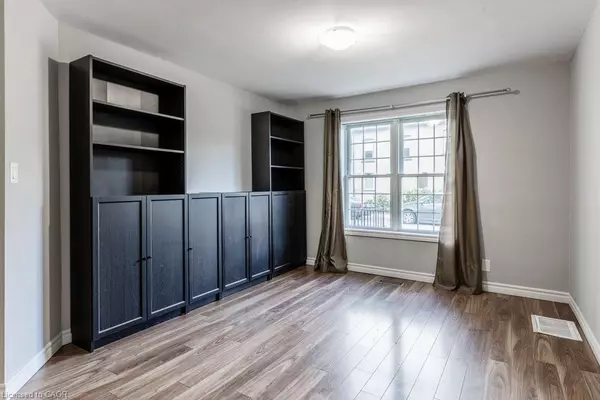 Hamilton, ON L8L 1C6,35 Ferrie Street W