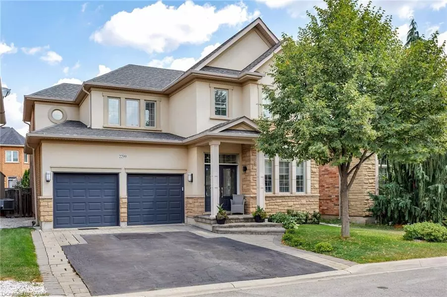 2299 Millstone Drive, Oakville, ON L6M 0H1