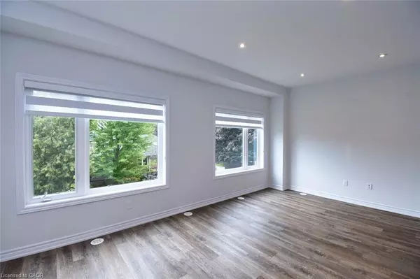 Ancaster, ON L9G 1N4,187 Wilson Street W #4