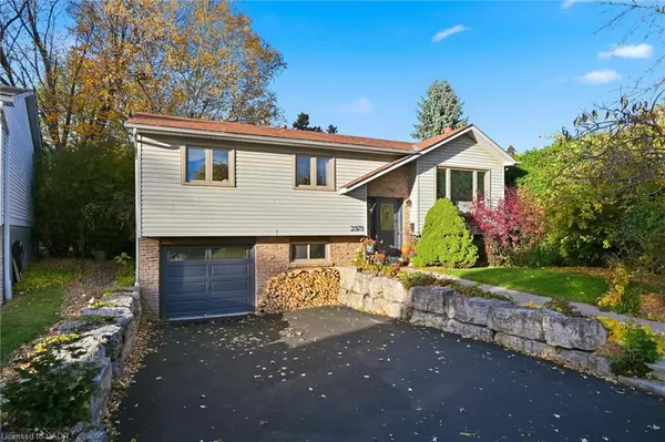 Burlington, ON L7P 3L5,2373 Cayuga Court