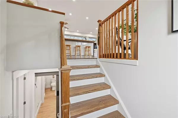 Burlington, ON L7P 3L5,2373 Cayuga Court