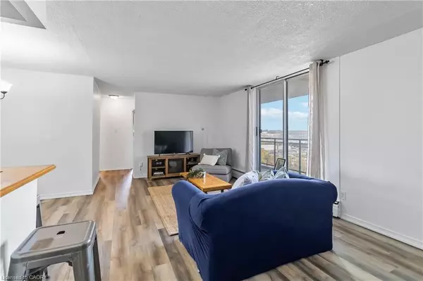 Burlington, ON L7T 3Z7,975 Warwick Court #1501