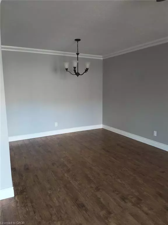 London, ON N5Z 4X8,735 Deveron Crescent #211