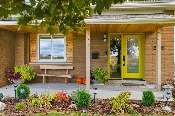 Dundas, ON L9H 5E2,348 Sydenham Road