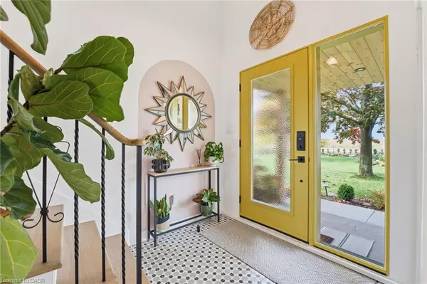 Dundas, ON L9H 5E2,348 Sydenham Road