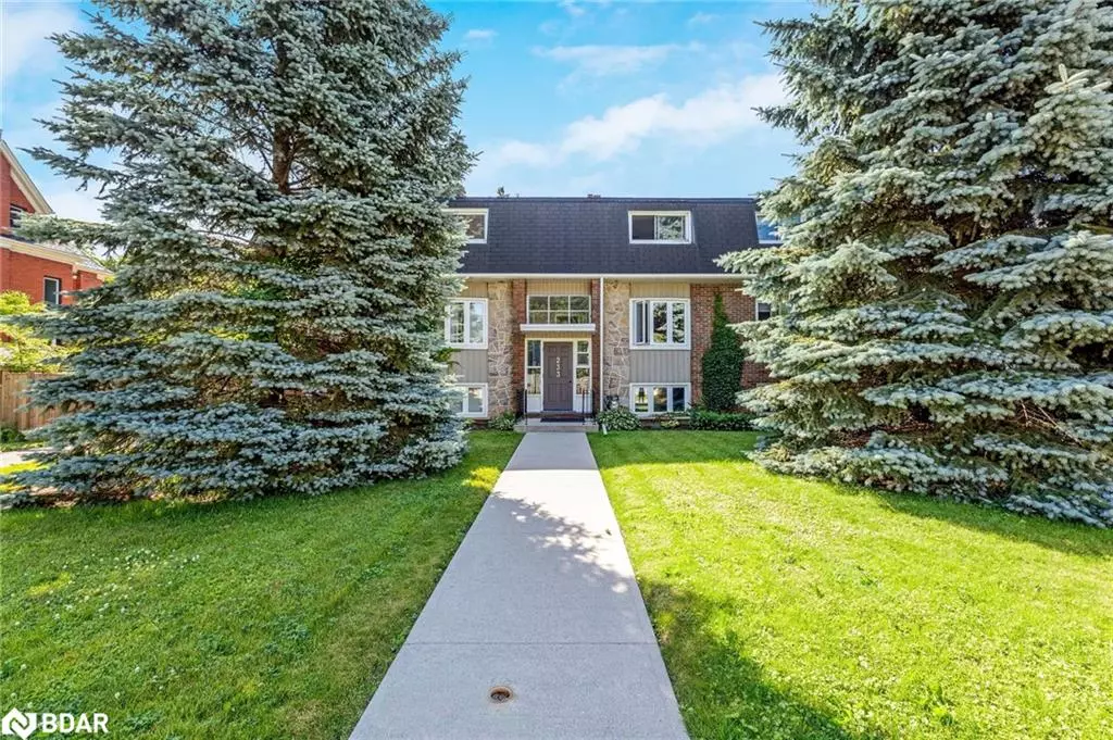 Cambridge, ON N3H 1T2,233 Westminster Drive S