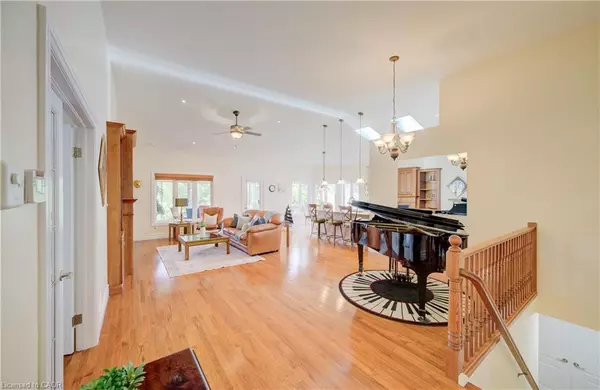 New Hamburg, ON N3A 4P7,22 Orchard Way