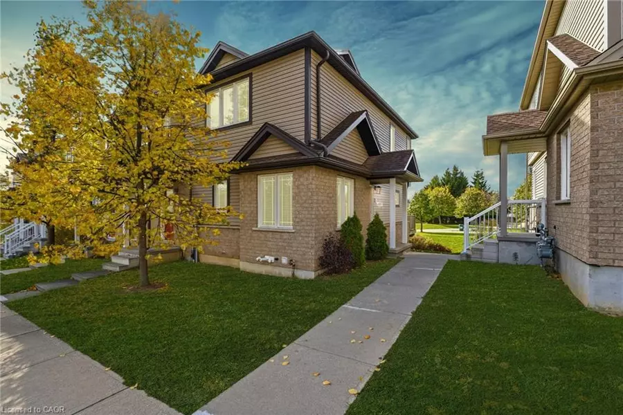 10 Foxglove Crescent #6, Kitchener, ON N2E 0E1