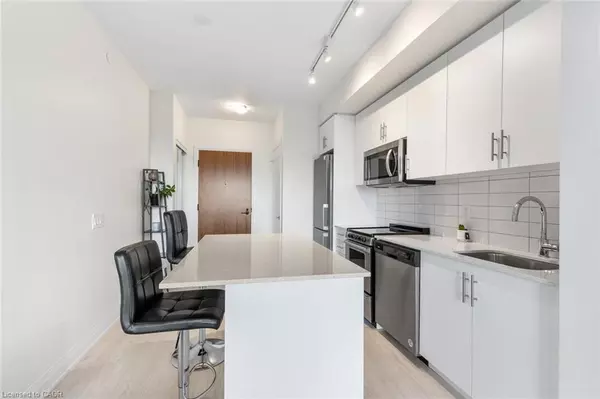 Oakville, ON L6M 5P4,509 Dundas Street W #621