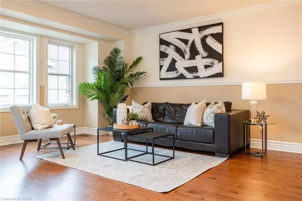 Toronto, ON M1P 0A4,38 Archibald Mews